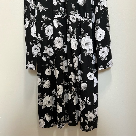 George Plus Floral Faux Wrap Dress Size 3X - Picture 3 of 8